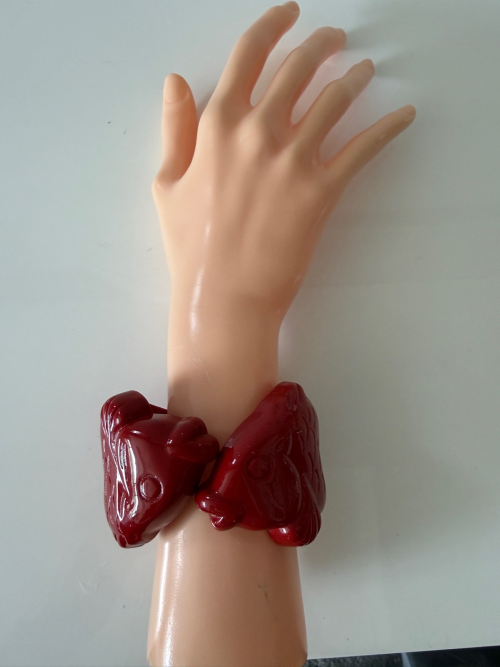 ANGELA CAPUTI Hinged Resin Fish Bracelet Bangle Bracelet - Red